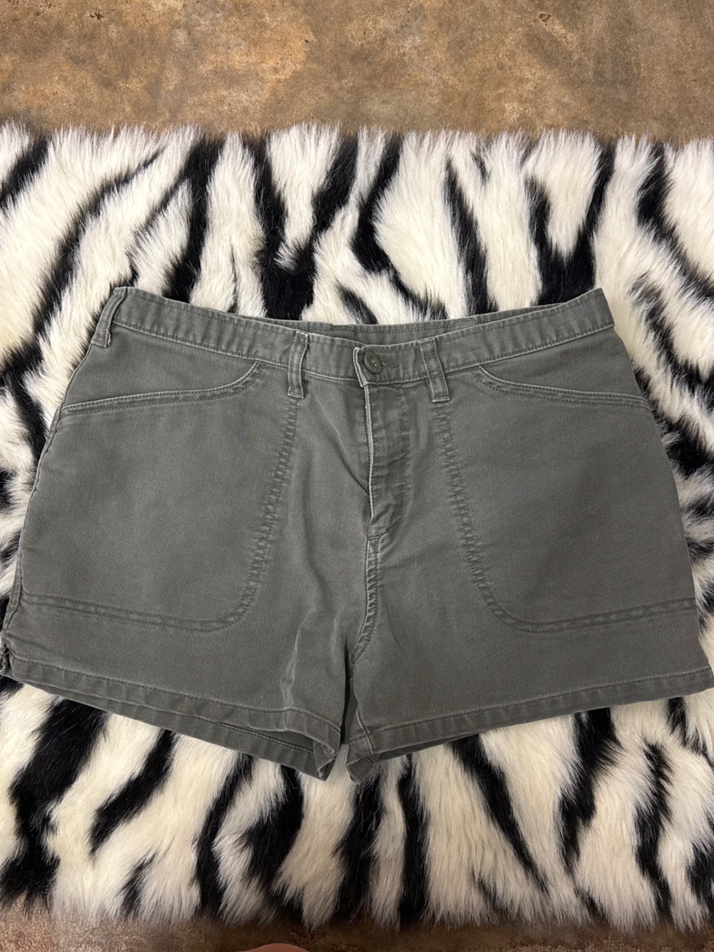 Old Navy Olive Utility Shorts sz 6 GUC